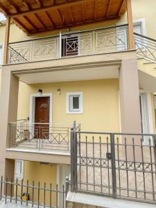 Gallery image of Afroditi's Apartment Superb View in Gythio