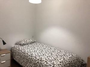 Katil atau katil-katil dalam bilik di Nice 2 rooms apartment in the heart of barcelona