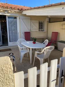 Balkón alebo terasa v ubytovaní maison climatisée à 500m de la plage dans résidence