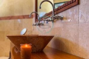 Ένα μπάνιο στο Zenhouse: 6-BR Balinese Tropical Oasis in Nightcliff Central +24 φωτογραφίες