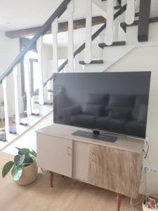 En TV eller et underholdningssystem på Casa do Porto