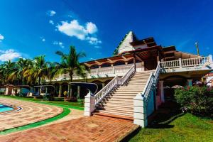 La alberca dentro o cerca de Hotel Sunrise By Hype