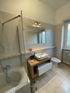 Ванная комната в Gregorio VII Vatican House +16 фотографий