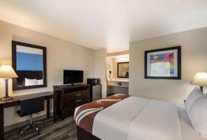 โทรทัศน์และ/หรือระบบความบันเทิงของ Quality Inn & Suites Round Rock
