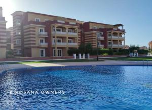 Bazén v ubytování Chalet Rosana Resort الساحل الشمالى nebo v jeho okolí