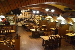 Restoran ili drugo mesto za obedovanje u objektu Hotel Relax u Drsů