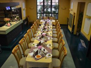 Restoran ili drugo mesto za obedovanje u objektu Hotel Relax u Drsů
