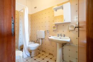 Kúpeľňa v ubytovaní Testa di Monaco - Basic Beach Accommodations