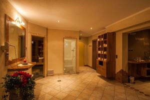 Koupelna v ubytování Rustika - Appartements & Spa