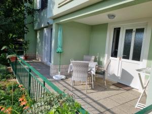 Balkón nebo terasa v ubytování Guesthouse Dominović