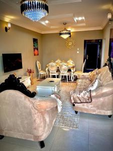 Φωτογραφία από το άλμπουμ του The Moonshine Residence-Royal σε Nnewi