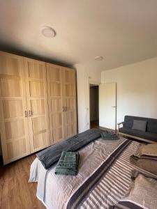 Cama o camas de una habitación en Apartamento céntrico en Berga - ALBERGA