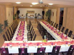 Restoran ili drugo mesto za obedovanje u objektu Hotel Relax u Drsů