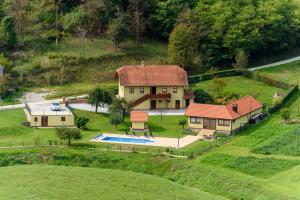 Letecký snímek ubytování Ruralna kuca 'Villa Zagorka' za odmor sa bazenom i bočalištem