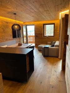 Postel nebo postele na pokoji v ubytování Exclusives Apartment im Sonnenhof Moos + 53 fotografií