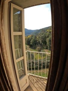 Výhľad na hory alebo výhľad na hory priamo z of the bed and breakfast