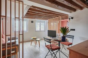 Posedenie v ubytovaní Residence Center of Paris by Studio prestige