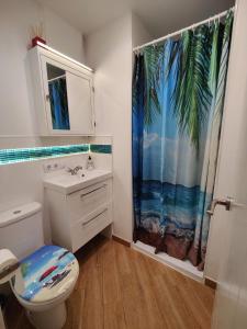 Łazienka w obiekcie Wonder Nerja Paraiso Apartamento