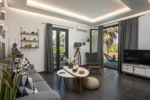 Posezení v ubytování Faliro Hotel