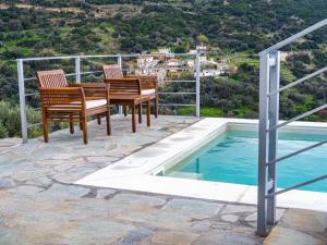 Fotografie z fotogalerie ubytování Kampos View - Quiet House at the end of the Road, private pool v destinaci Kámbos