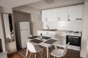 Η κουζίνα ή μικρή κουζίνα στο Seacoast apartments 3 ! +18 φωτογραφίες