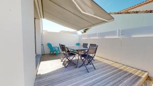 Balkon lub taras w obiekcie Le Repos de la Mer 900 m plage