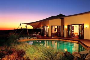 Bazen v nastanitvi oz. blizu nastanitve Al Maha, a Luxury Collection Desert Resort & Spa, Dubai