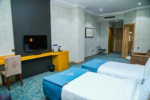TV a/nebo společenská místnost v ubytování Iris Hotel Baku - Halal Hotel