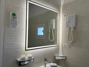 Hôtel Punta e Mare des Chambres ou des Appartements T2的一间浴室