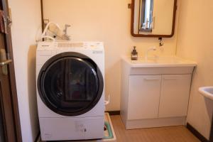 Fotografie z fotogalerie ubytování 一組貸切宿 岡村 弐番館 limited to 1group per day 一棟まるまる貸切 v destinaci Suwa