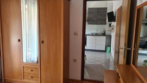 Fotografie z fotogalerie ubytování Apartment with a balcony and sea view - santek v destinaci Vir