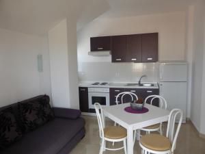 Kuchyň nebo kuchyňský kout v ubytování Apartments Toni, Borik