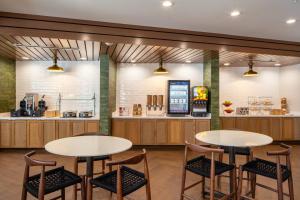 Ресторан / й інші заклади харчування у Fairfield by Marriott Inn & Suites Pensacola Pine Forest