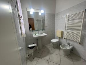 A bathroom at Casa Viale Amico - Giardino Privato Még 15 kép