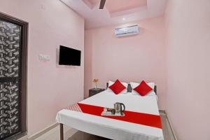 TV a/nebo společenská místnost v ubytování Hotel O R K Guest House