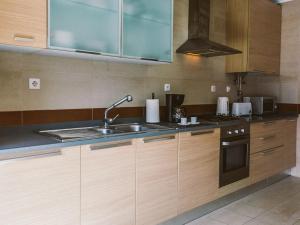 A cozinha ou kitchenette de Central Caldas w/ AC & Fast Net