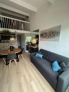 Fotografia z galérie ubytovania Duplex meublé avec terrasse dans résidence avec piscine v destinácii Cap d'Agde