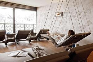 Posezení v ubytování Valsana Hotel Arosa - Small Luxury Hotel