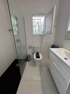 Zdjęcie z galerii obiektu Seaview Villa w mieście San Antonio