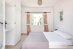 Zdjęcie z galerii obiektu Seaview Villa w mieście San Antonio