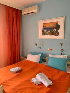 Postel nebo postele na pokoji v ubytování Hotel Villa Anais + 37 fotografií