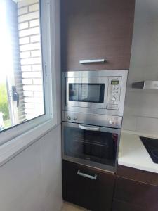Kuchyňa alebo kuchynka v ubytovaní Villa lujosa con spa, piscina y sala de juegos PRIVADOS