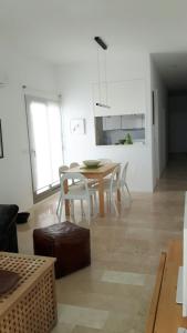 Kuchyň nebo kuchyňský kout v ubytování APARTAMENTO TURÍSTICO CARBONERAS