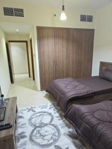 Postel nebo postele na pokoji v ubytování Sea View Room in Shared Apartment