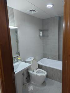Koupelna v ubytování Sea View Room in Shared Apartment