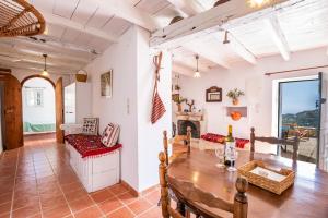 Posezení v ubytování Olive Grove Cottage + 37 fotografií
