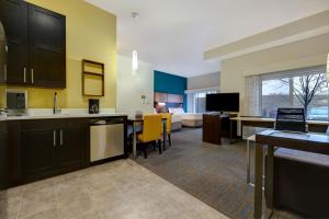 Cucina o angolo cottura di Residence Inn by Marriott Pullman