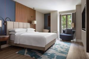 Cama ou camas em um quarto em Izmir Marriott Hotel