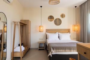 A bed or beds in a room at Isla Luxury Apartments - Private Hot tub - 100m from beach