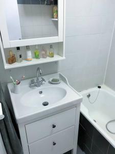 Kúpeľňa v ubytovaní Charmant T3 Centre ville Corté
